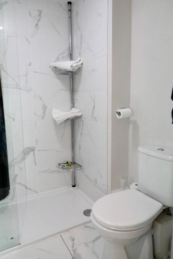 Lovely 2- Bedroom Apartment In Belfast Kültér fotó