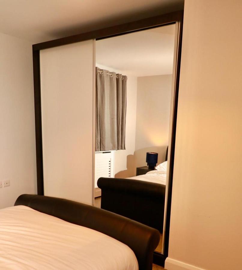 Lovely 2- Bedroom Apartment In Belfast Kültér fotó