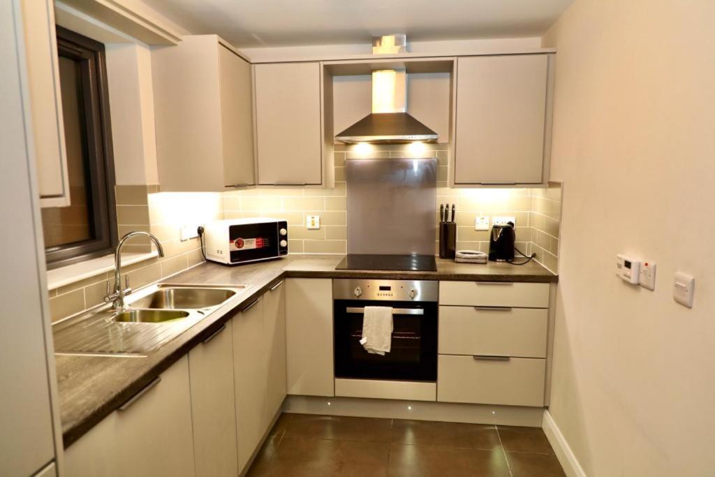 Lovely 2- Bedroom Apartment In Belfast Kültér fotó