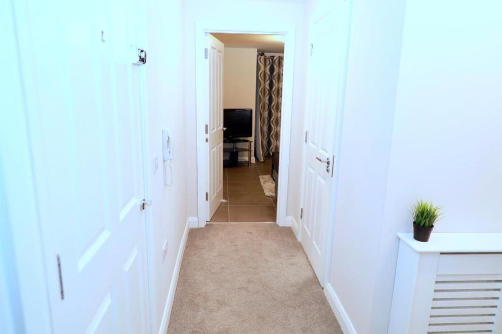 Lovely 2- Bedroom Apartment In Belfast Kültér fotó