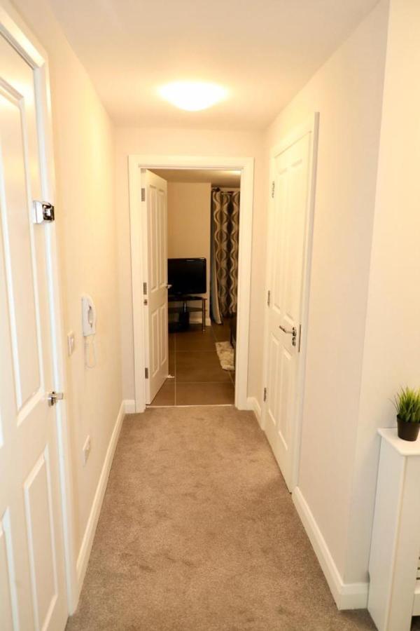 Lovely 2- Bedroom Apartment In Belfast Kültér fotó