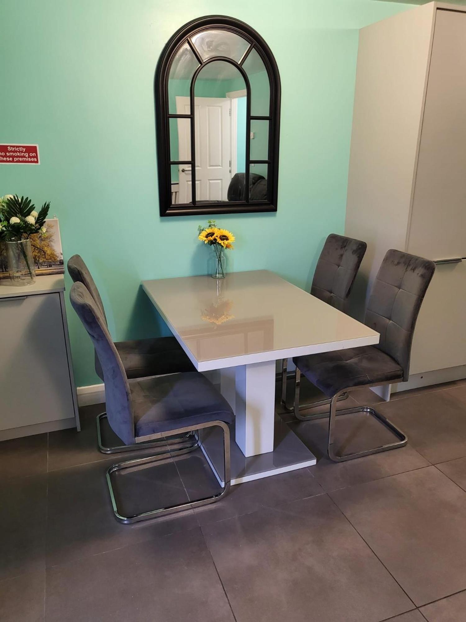 Lovely 2- Bedroom Apartment In Belfast Kültér fotó