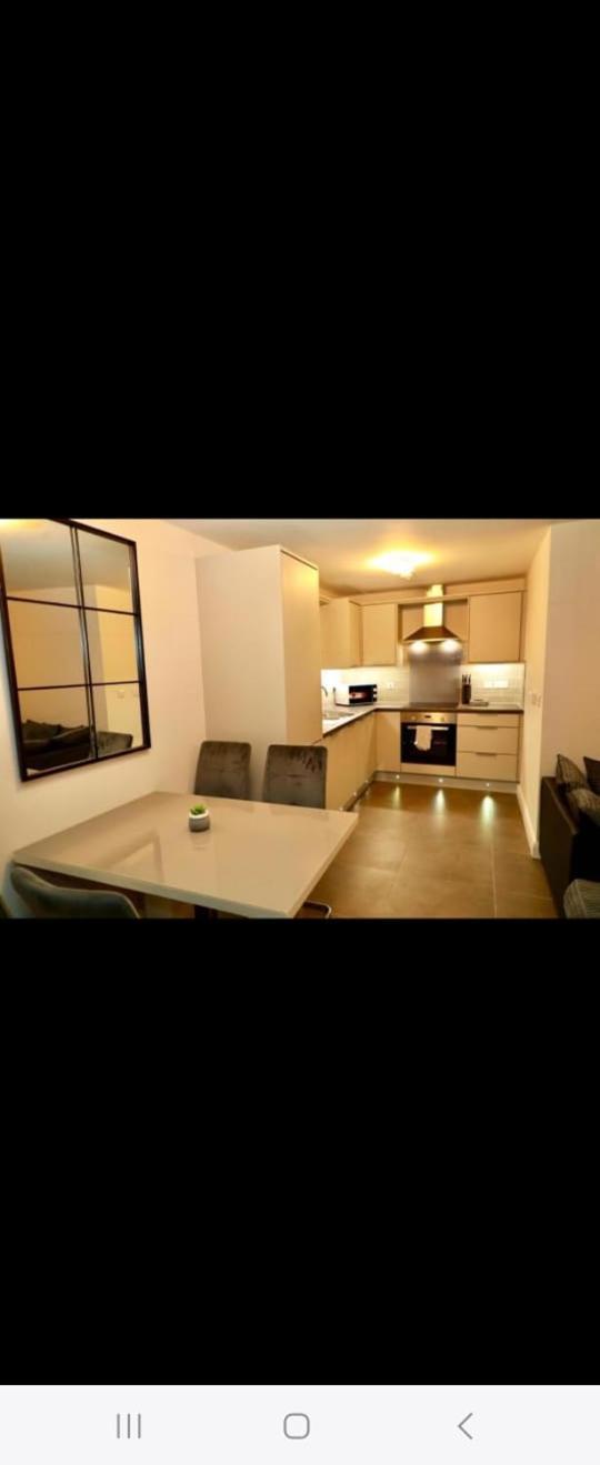 Lovely 2- Bedroom Apartment In Belfast Kültér fotó